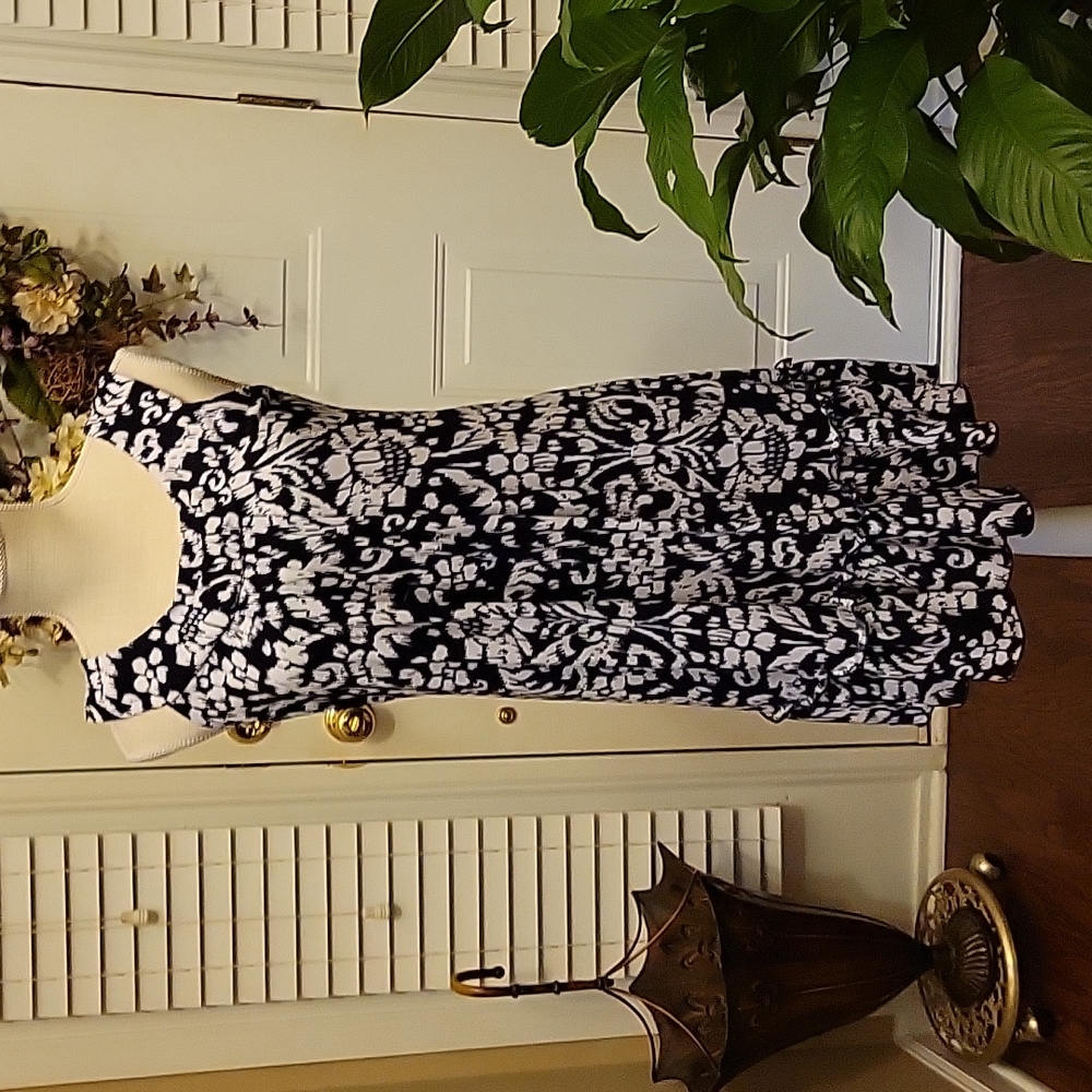 Enfocus Studio black white print sleeveless pullover dress stretch ruffle 6 EUC…